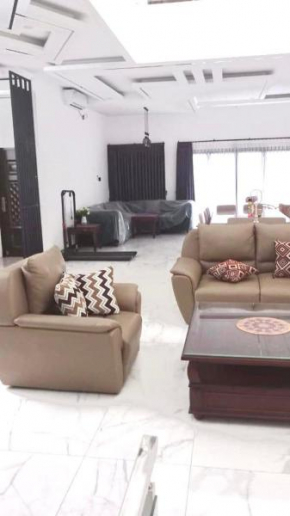 Rumah 5KT Sby Brt dkt Kidzania